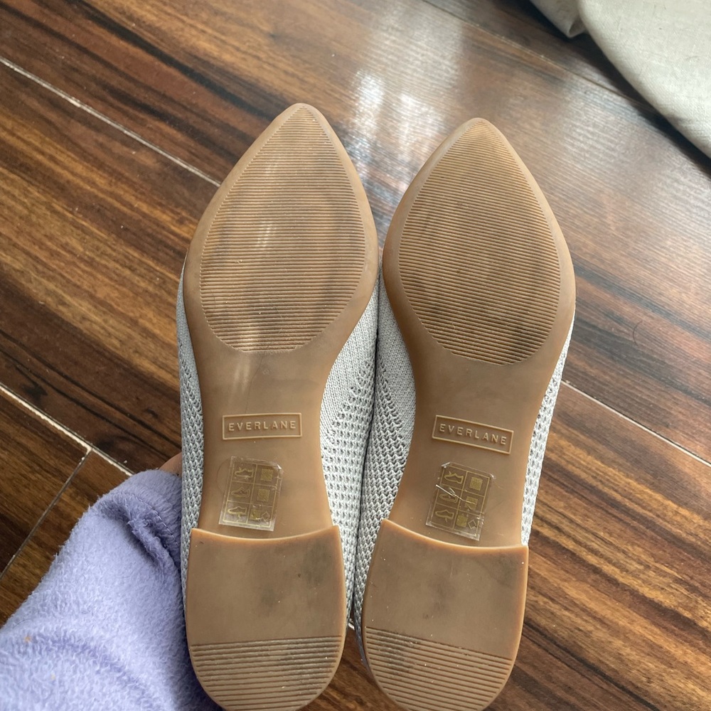 White Pointed-Toe Flats. Everlane the 40 hour Re-Knit. Size 6. So comfortable!! - Picture 5 of 6
